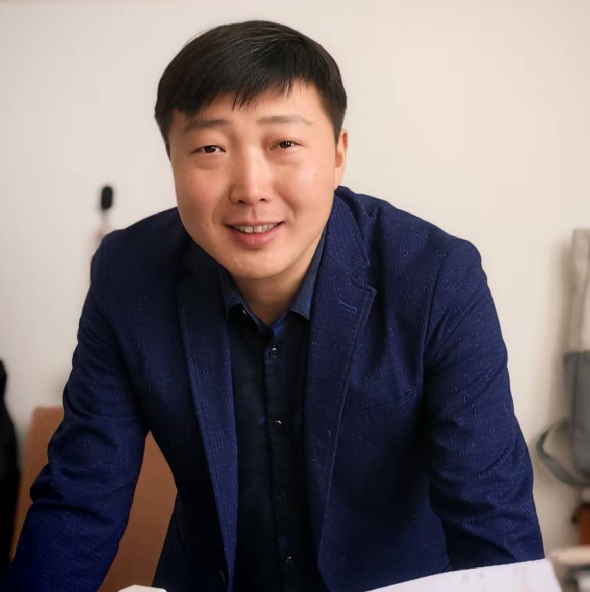 胡一波督导师照片